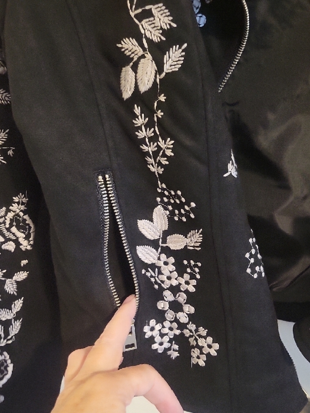 Papparazzi SzLg Black zip up Floral-Embroidered Women's Moto Jacket - Picture 5 of 7